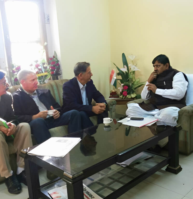discussing-olive oil-processing-operations